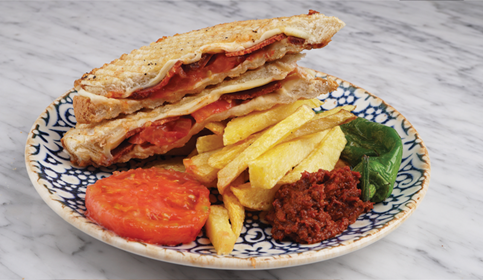 Sucuklu Kaşarlı Tost
